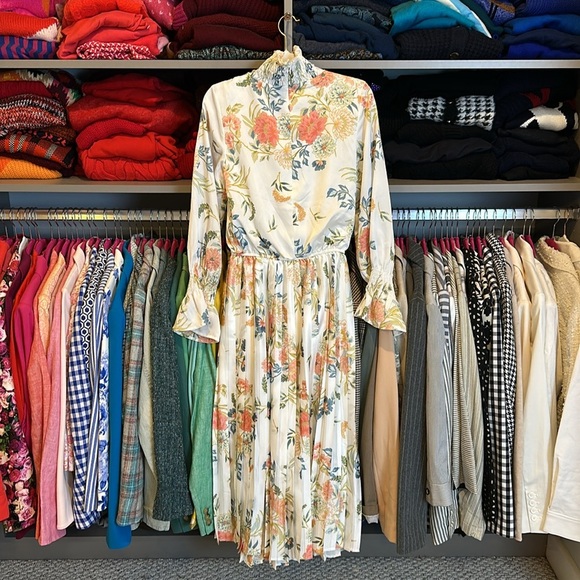 A Dip of Darling ivory/pink/blue floral long sleeve pleated dress S - Picture 3 of 3